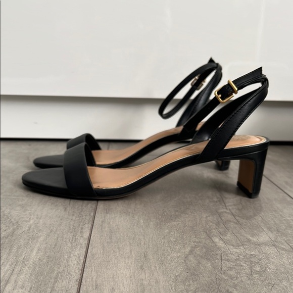 VINCE CAMUTO NWT Lylah Black Leather Ankle Strap Heel Sandal, Size 8/39 - Picture 7 of 15